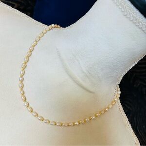 Handcrafted elegant genuine fresh water pearl necklace